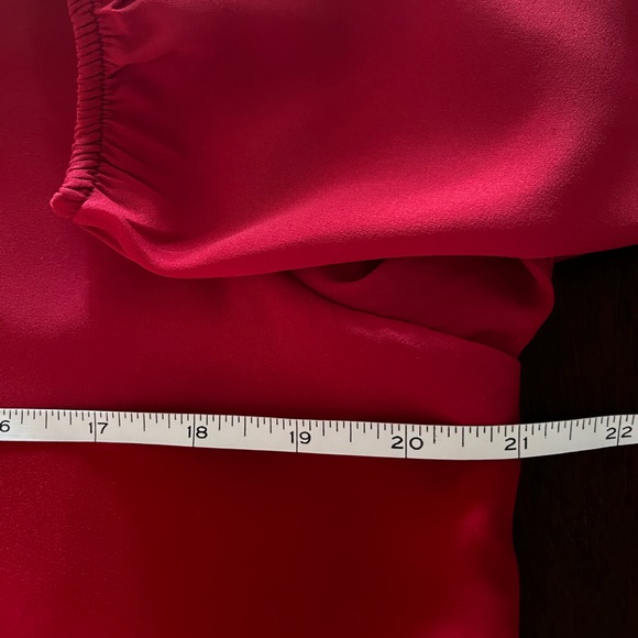 Vibrant red v open neck long sleeve blouse Emma & Olivia - Picture 6 of 7
